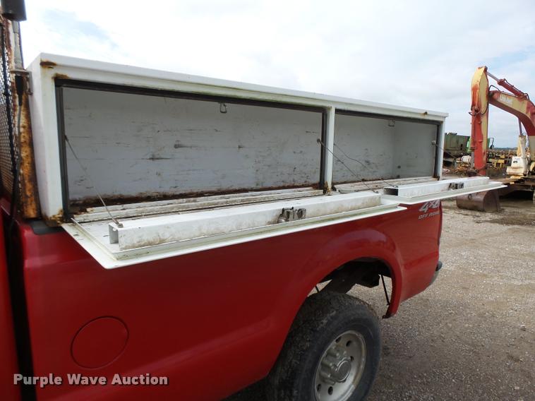 image for item K2065 2000 Ford F250 XLT Super Duty SuperCab pickup truck