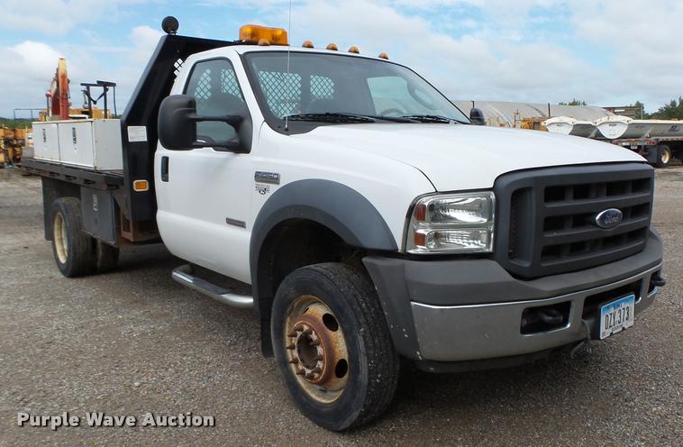 image for item K2066 2005 Ford F450 XL flatbed truck
