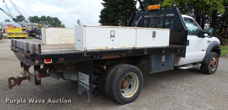 image for item K2066 2005 Ford F450 XL flatbed truck