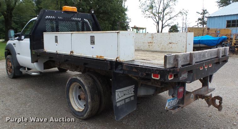 image for item K2066 2005 Ford F450 XL flatbed truck