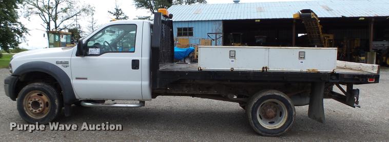 image for item K2066 2005 Ford F450 XL flatbed truck
