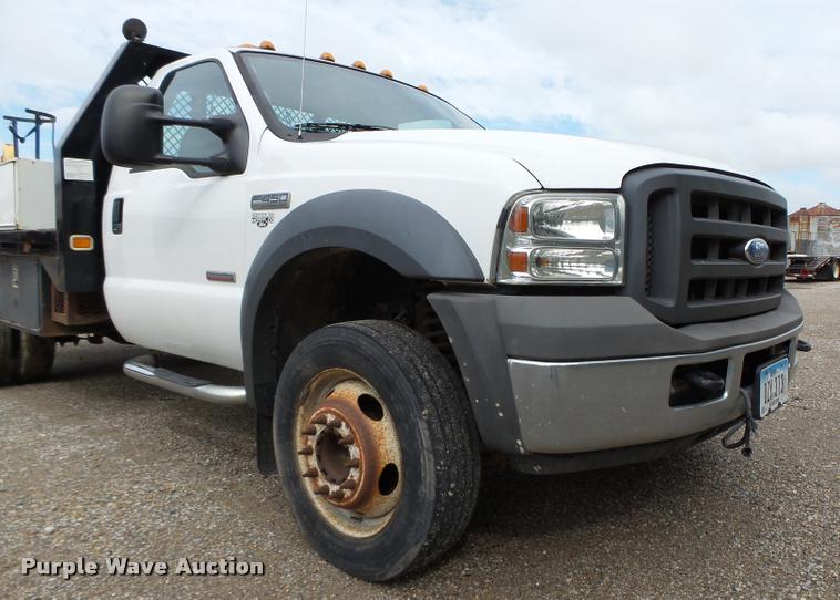 image for item K2066 2005 Ford F450 XL flatbed truck