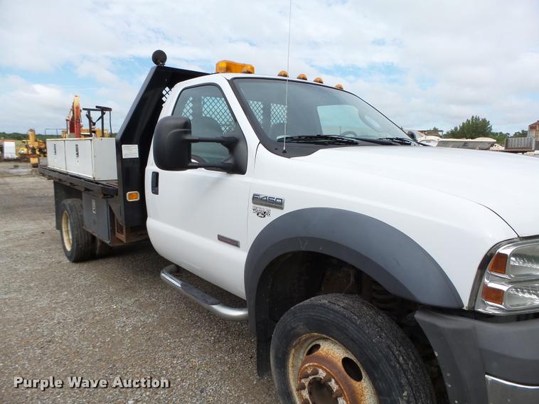 image for item K2066 2005 Ford F450 XL flatbed truck