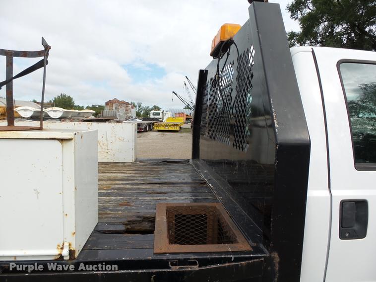image for item K2066 2005 Ford F450 XL flatbed truck
