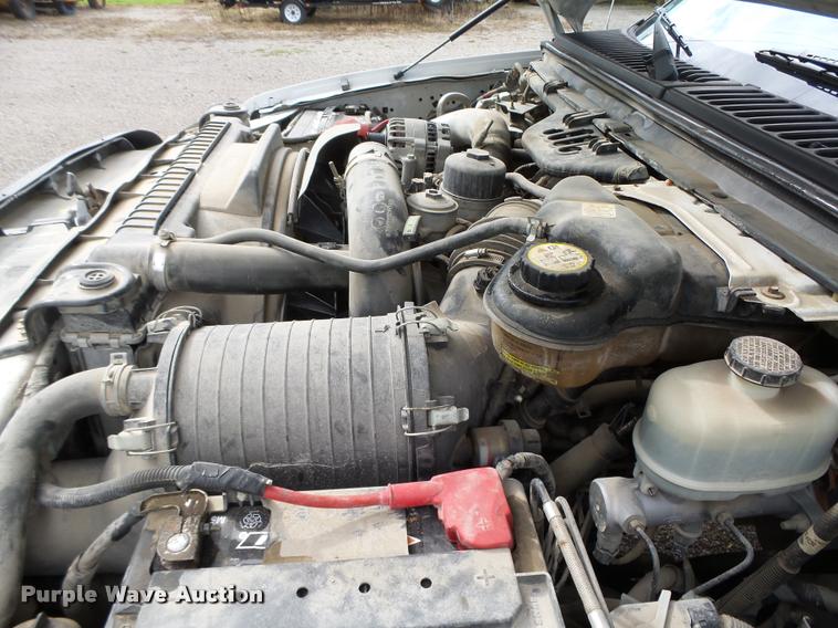 image for item K2066 2005 Ford F450 XL flatbed truck