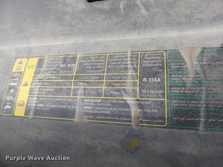 image for item K2066 2005 Ford F450 XL flatbed truck