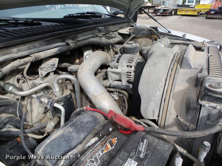 image for item K2066 2005 Ford F450 XL flatbed truck