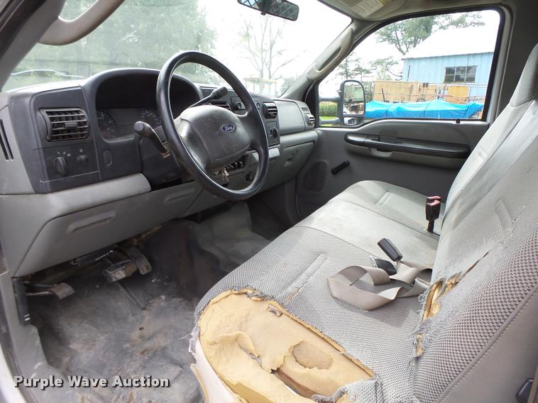 image for item K2066 2005 Ford F450 XL flatbed truck