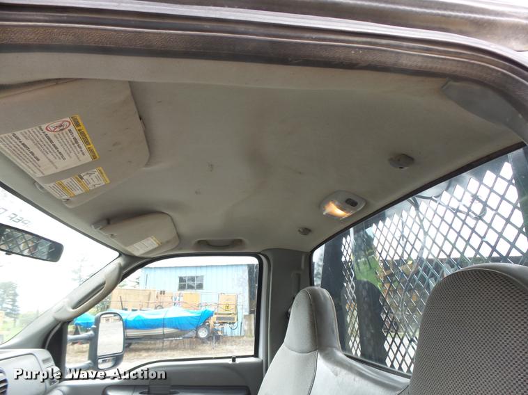 image for item K2066 2005 Ford F450 XL flatbed truck