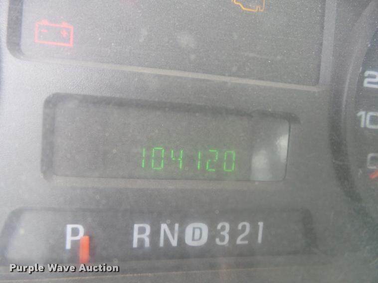 image for item K2066 2005 Ford F450 XL flatbed truck