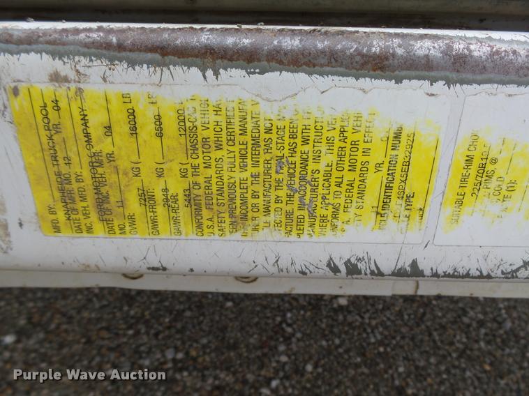 image for item K2066 2005 Ford F450 XL flatbed truck