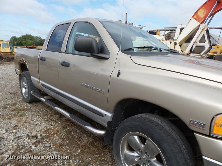 image for item K2067 2004 Dodge Ram 1500 Quad Cab pickup truck
