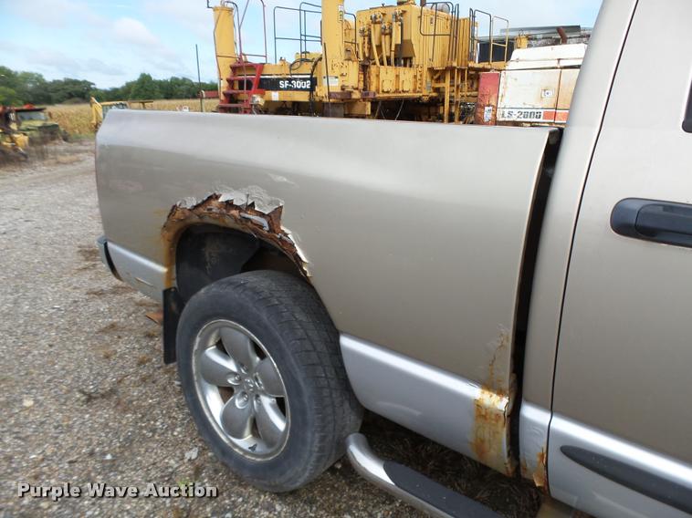 image for item K2067 2004 Dodge Ram 1500 Quad Cab pickup truck