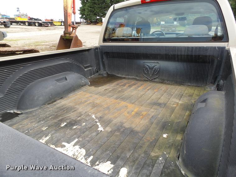 image for item K2067 2004 Dodge Ram 1500 Quad Cab pickup truck