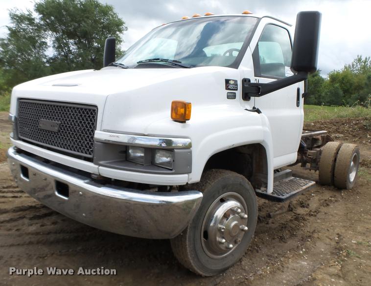 image for item K2069 2003 Chevrolet C4500 truck chassis