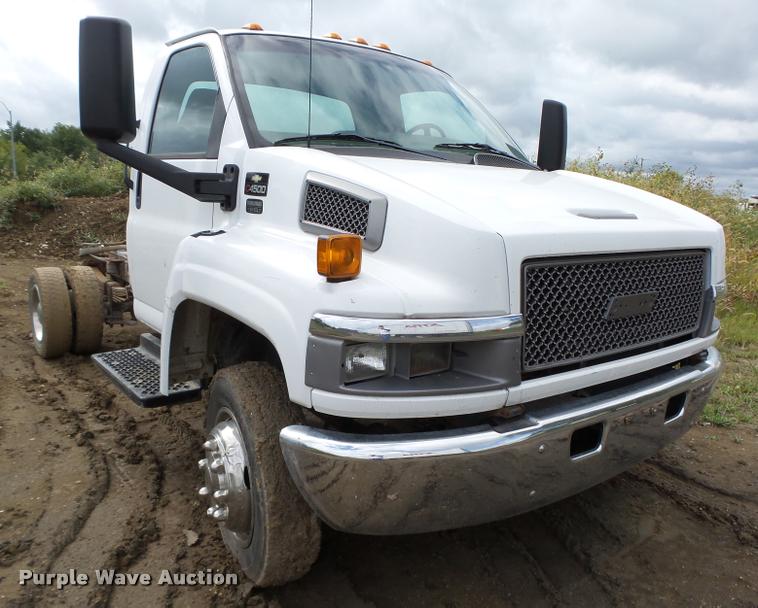 image for item K2069 2003 Chevrolet C4500 truck chassis