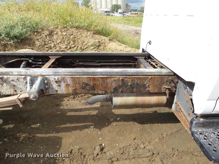 image for item K2069 2003 Chevrolet C4500 truck chassis