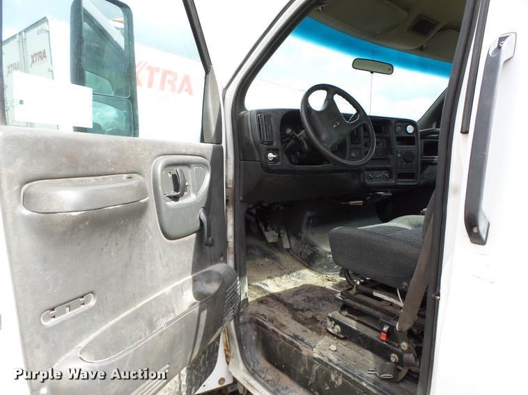 image for item K2069 2003 Chevrolet C4500 truck chassis