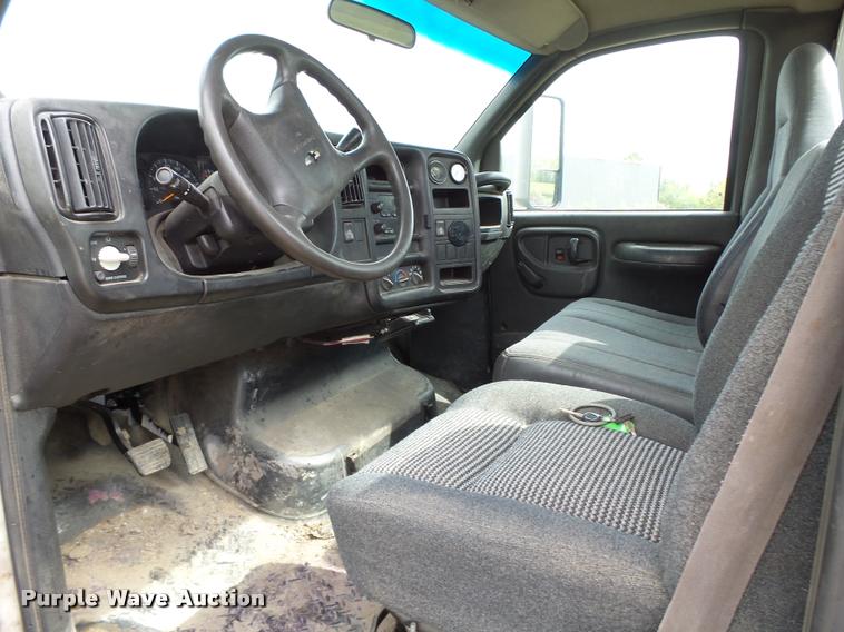 image for item K2069 2003 Chevrolet C4500 truck chassis