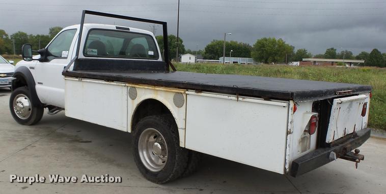 image for item K2071 2007 Ford F550 XL Super Duty flatbed truck