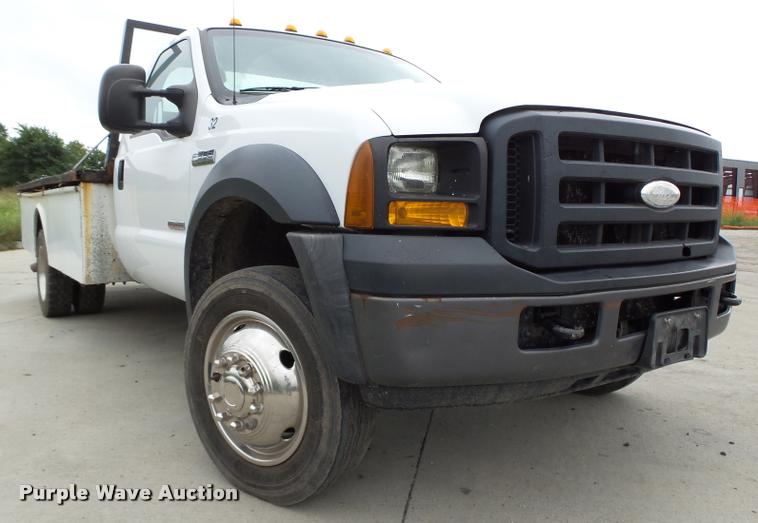 image for item K2071 2007 Ford F550 XL Super Duty flatbed truck