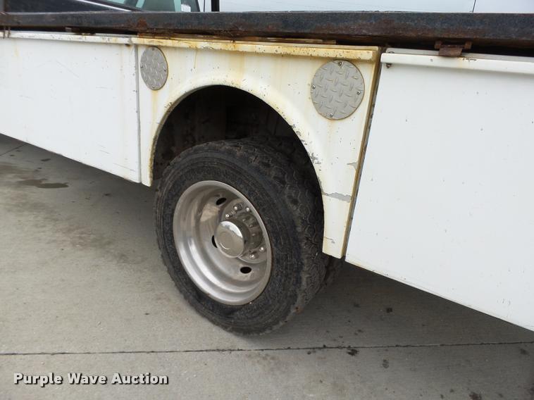 image for item K2071 2007 Ford F550 XL Super Duty flatbed truck