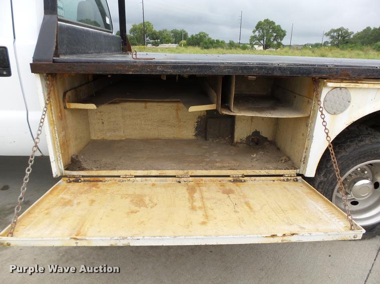 image for item K2071 2007 Ford F550 XL Super Duty flatbed truck