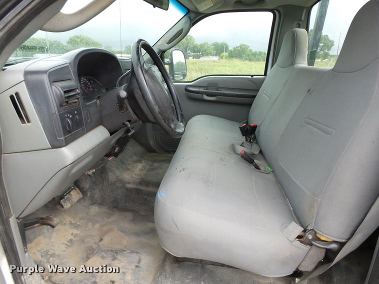 image for item K2071 2007 Ford F550 XL Super Duty flatbed truck