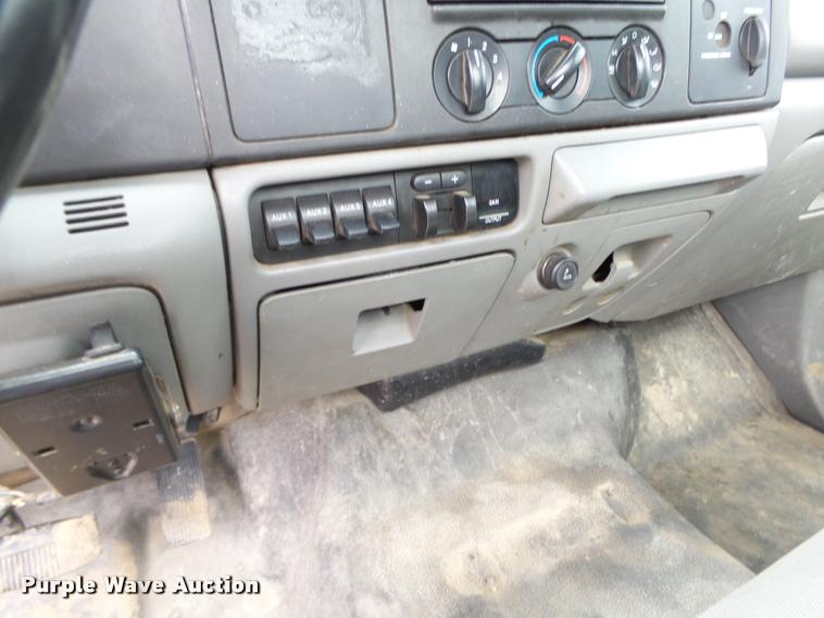 image for item K2071 2007 Ford F550 XL Super Duty flatbed truck