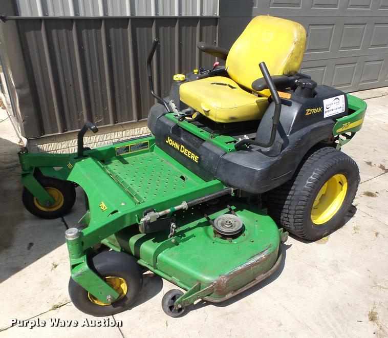 image for item K2076 John Deere 757 Z-Trak lawn tractor