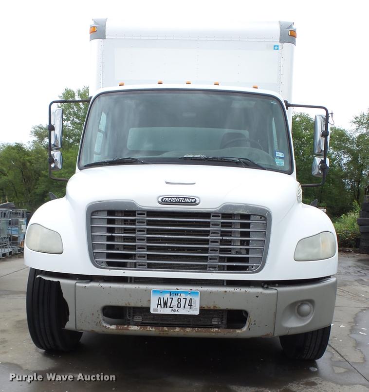 image for item K2176 2005 Freightliner Business Class M2 box truck