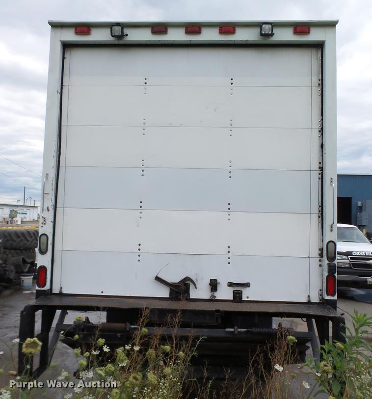 image for item K2176 2005 Freightliner Business Class M2 box truck