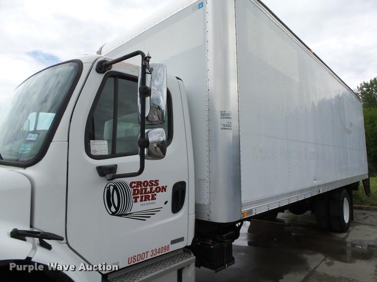 image for item K2176 2005 Freightliner Business Class M2 box truck