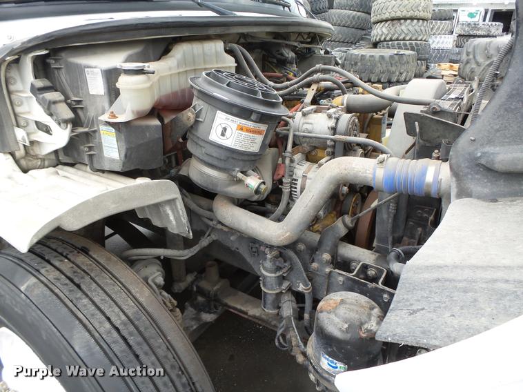 image for item K2176 2005 Freightliner Business Class M2 box truck