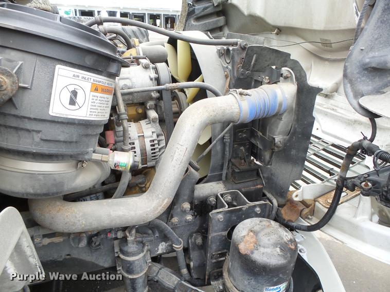 image for item K2176 2005 Freightliner Business Class M2 box truck