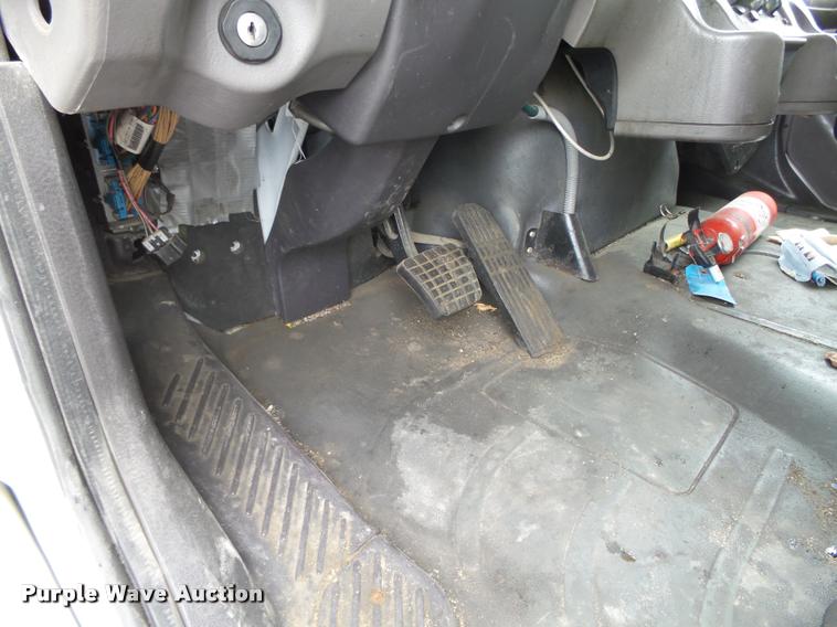 image for item K2176 2005 Freightliner Business Class M2 box truck