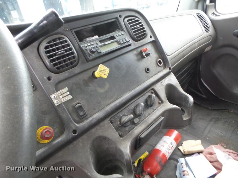 image for item K2176 2005 Freightliner Business Class M2 box truck