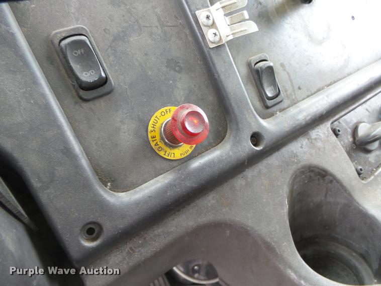 image for item K2176 2005 Freightliner Business Class M2 box truck