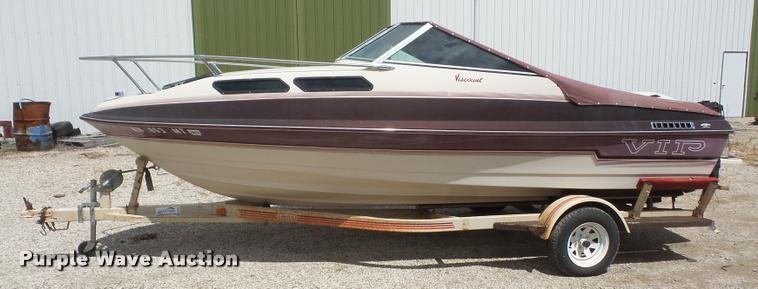 image for item K3613 1987 VIP Viscount boat