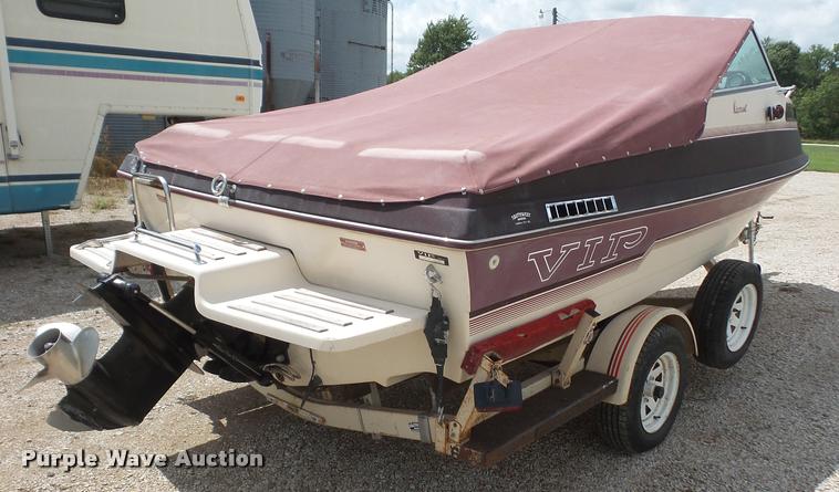 image for item K3613 1987 VIP Viscount boat