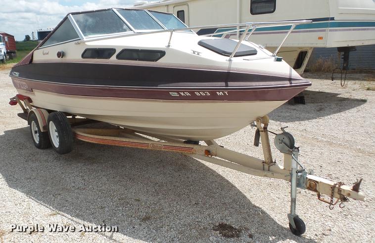 image for item K3613 1987 VIP Viscount boat