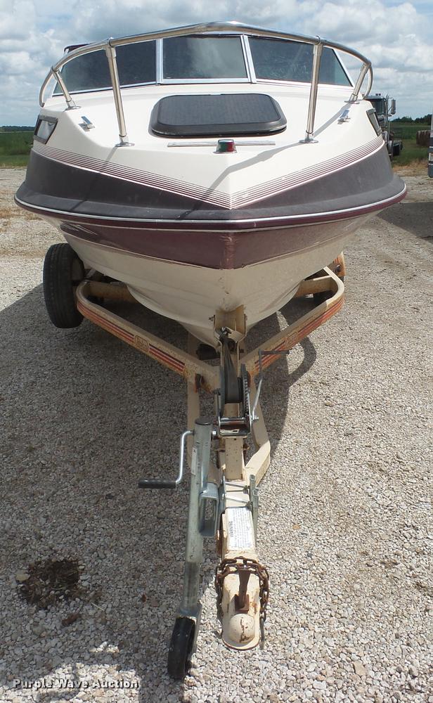 image for item K3613 1987 VIP Viscount boat