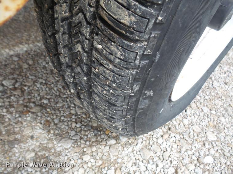 image for item K3613 1987 VIP Viscount boat