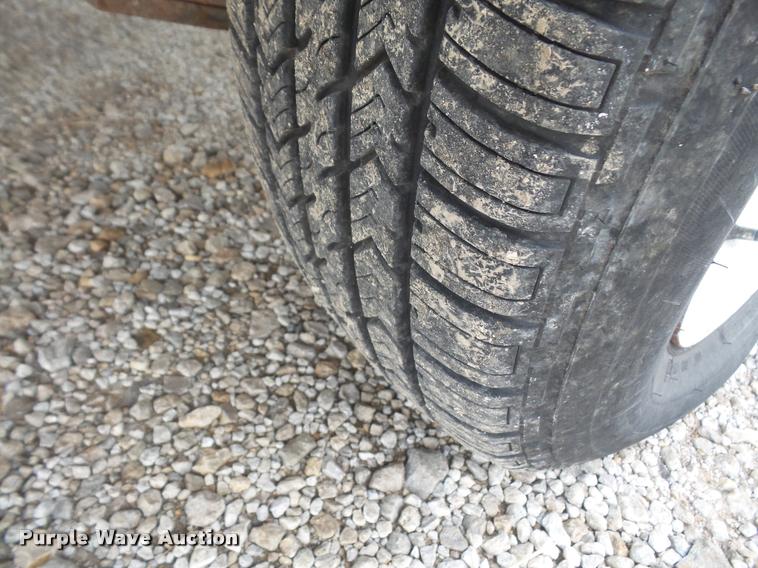 image for item K3613 1987 VIP Viscount boat