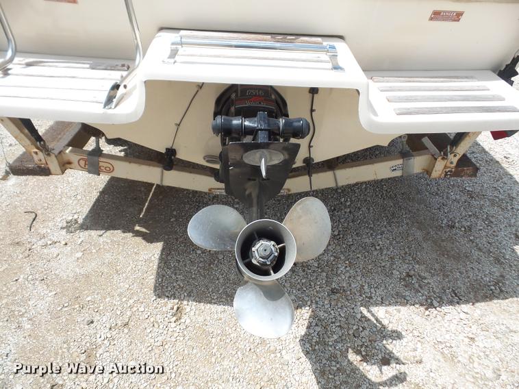 image for item K3613 1987 VIP Viscount boat