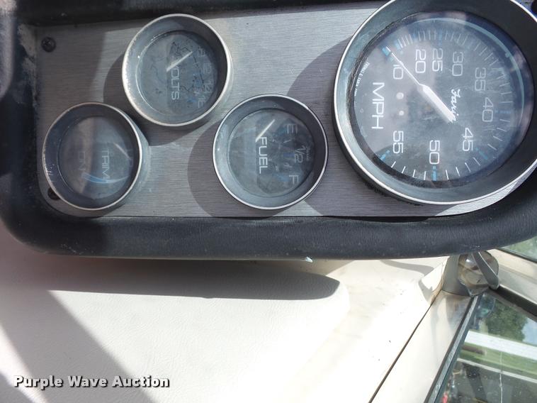 image for item K3613 1987 VIP Viscount boat