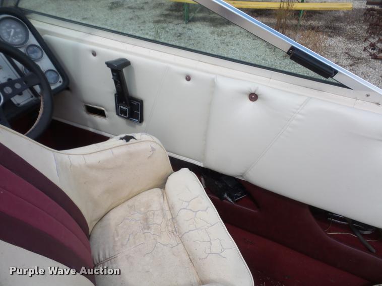 image for item K3613 1987 VIP Viscount boat