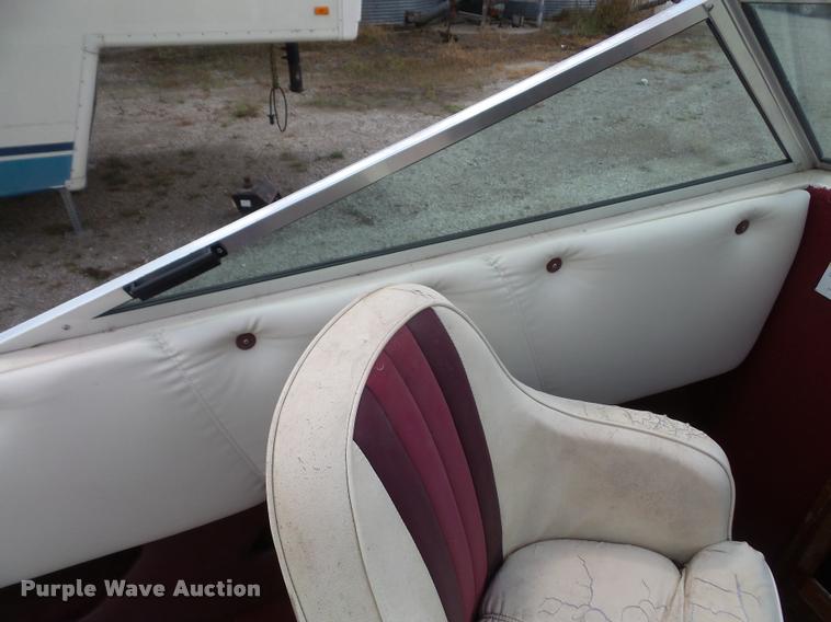 image for item K3613 1987 VIP Viscount boat