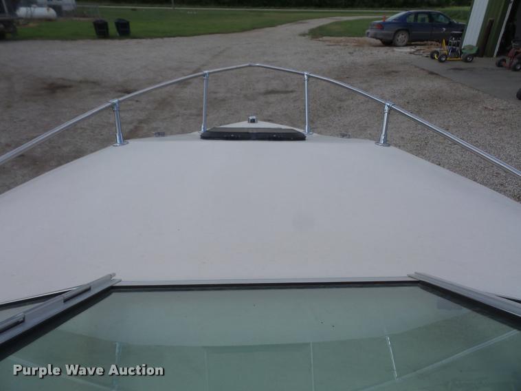 image for item K3613 1987 VIP Viscount boat