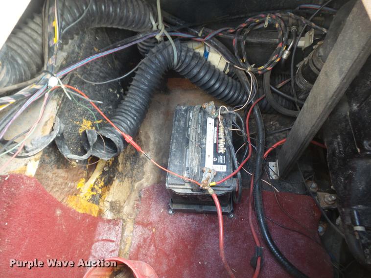 image for item K3613 1987 VIP Viscount boat